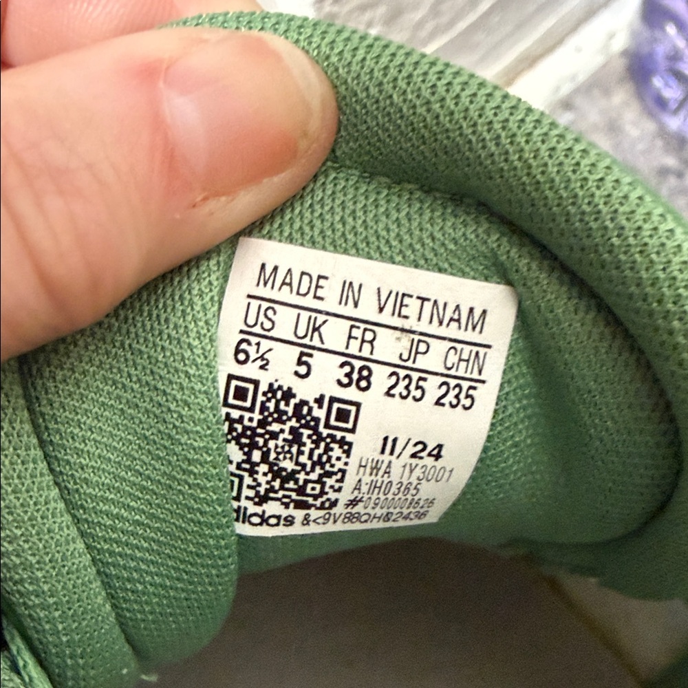 New adidas Green Suede Sneakers with Pink Stripes and White Accents never worn - Picture 3 of 4